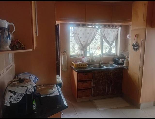 4 BEDROOM HOUSE FOR SALE IN PARLOCK